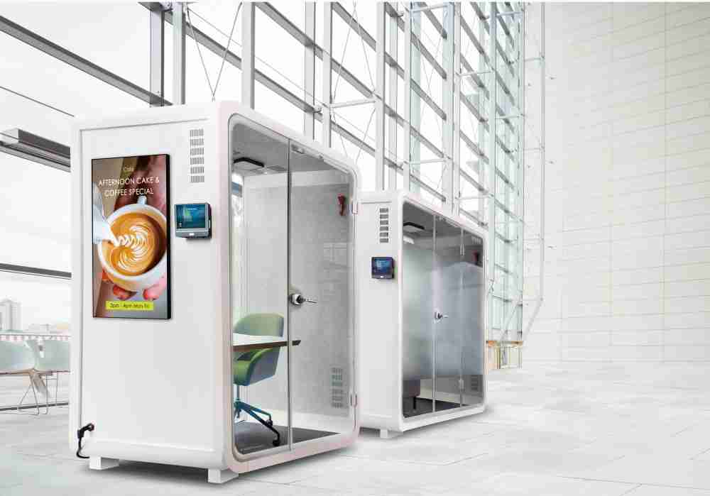 PA直营子公司达擎之智慧行动办公舱，，，，采用PDLC智能调光玻璃设计，，，透过通电与断电的电流切换，，呈现透明与雾面效果，，具节能降耗特性并兼顾隐私，，，确保信息安全