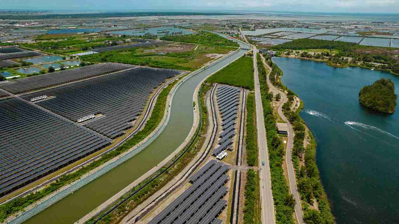 PA直营能源事业提供智慧能源管理、、、太阳能监控管理、、、、全方位电厂建置及运维解决方案，，并拥有管理超过6000案场的经验