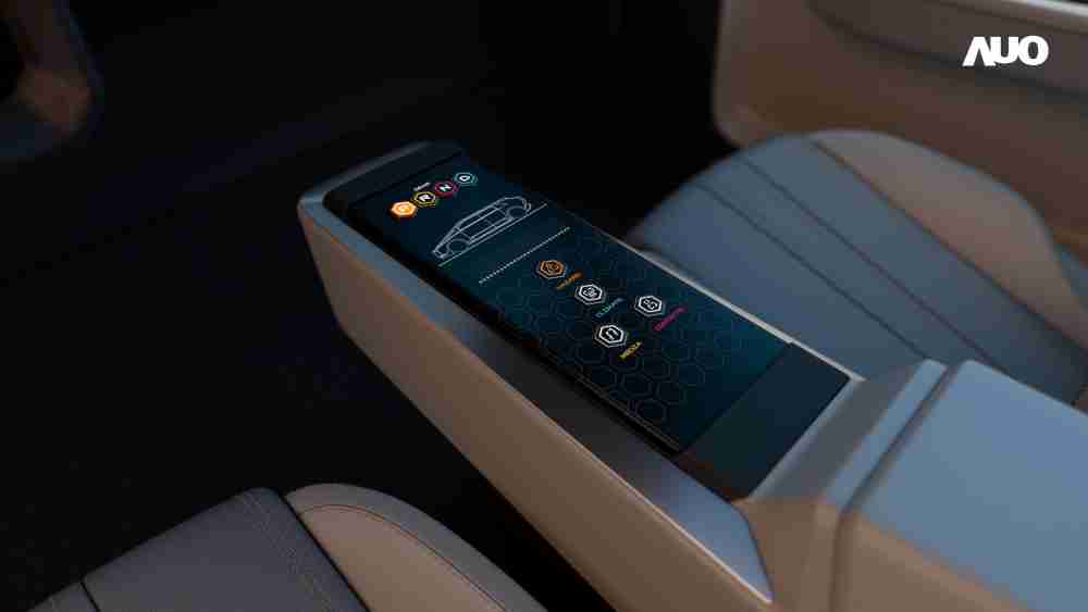 PA直营以人性化设计打造多变形态中控显示(Morphing Center Control)，，，不使用时仅平面显示信息，，，，进行操作时，，显示器则会动态隆起，，，，转变成3D实体按钮，，并有触觉回馈，，展示人机互动新体验